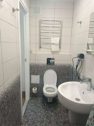 Гостиница Ольгинская Псков СТАНДАРТ 2 местный улучшенный (с двуспальной кроватью)-4