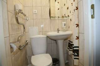 Гостиница Ольгинская Псков СТАНДАРТ 4 местный (двухкомнатный)-4