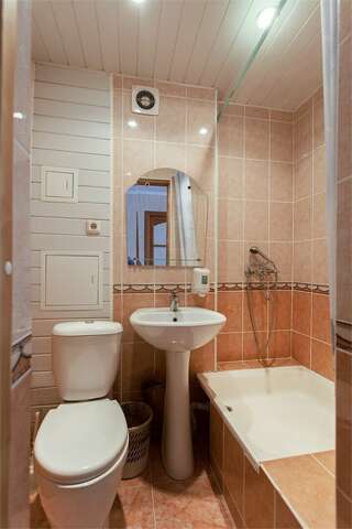 Гостиница Ольгинская Псков СТАНДАРТ 3 местный (семейный двухкомнатный)-3